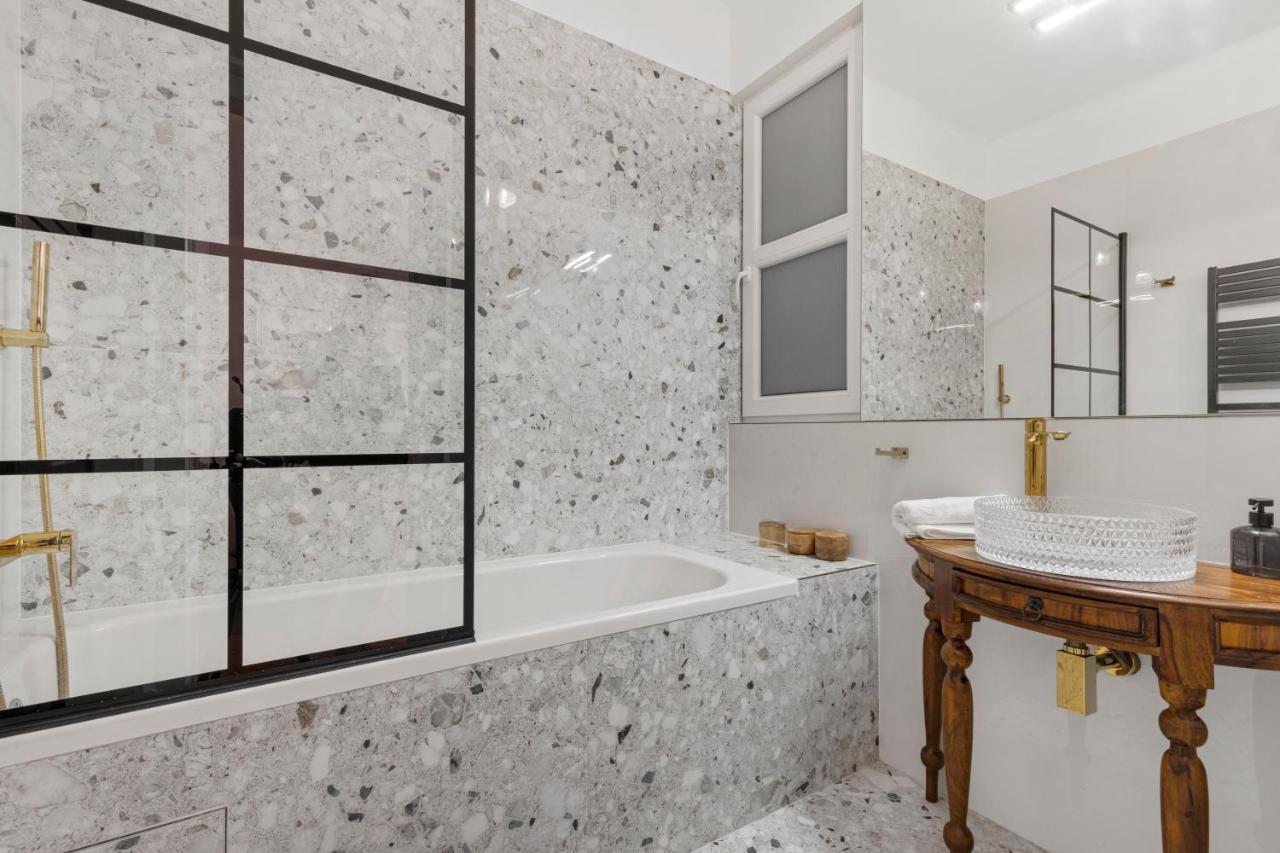 Apartment Lam Modern Art - Ac - Free Parking Pressburg
